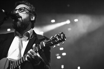 Brunori Sas sul palco della Casa della Musica di Napoli