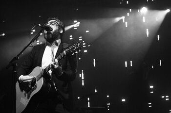 Brunori Sas sul palco della Casa della Musica di Napoli