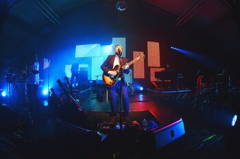 Brunori Sas sul palco della Casa della Musica di Napoli