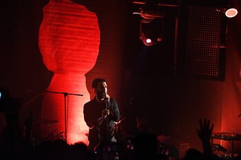 Le Luci Della Centrale Elettrica sul palco del Duel Beat di Napoli