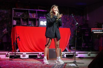 Missey sull'Altro Palco di MI MANCHI, ANCORA