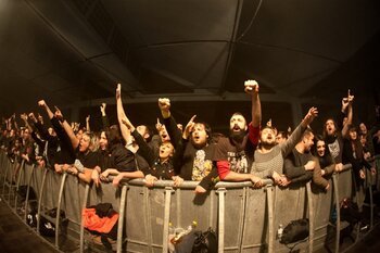 Il pubblico dei Punkreas al Leoncavallo