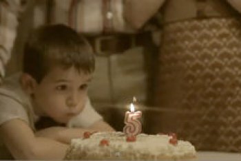 Frame estratto dal video degli a Toys Orchestra "Welcome To Babylon"