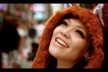 Denise va a New York e gira il video di "Rain"