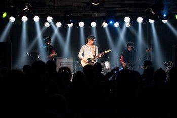 I Diaframma sono una delle certezza della musica italiana: il live report del concerto di Pescara per il tour di "Preso nel vortice"