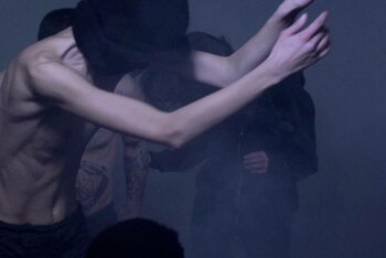 Una scena di "Riot", il nuovo video degli Aucan