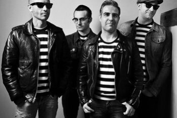 Alla vigilia del nuovo tour, i Manges, pionieri della scena punk spezina, ci raccontano il nuovo disco "As is well"