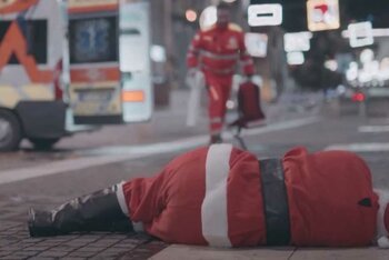 Still dal video La verità di Brunori SAS