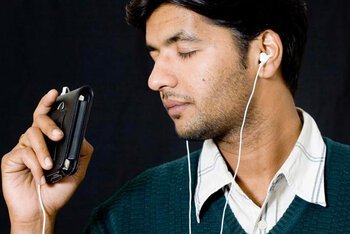 Ascolto cuffia auricolare perdere udito