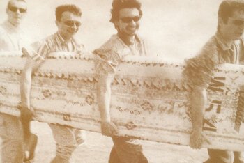 La copertina di "Just Surf" dei Cosmonauti