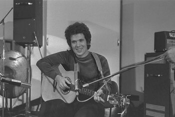Lucio Battisti durante la partecipazione alla trasmissione radiofonica Supersonic, via Wikipedia