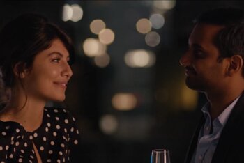 Aziz Ansari e Alessandra Mastronardi in "Master of None"