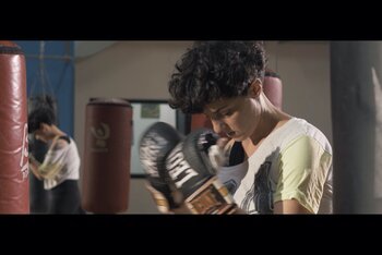Un'immagine del video di "Scegli me tra i bisonti" di Simona Norato