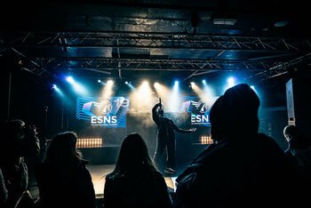 Lord Esperanza dal vivo durante l'edizione 2019 di Eurosonic Festival - foto Jessie Kamp