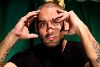 Nicholas Fantini, in arte Egreen. Foto Maurizio Annese, direzione creativa Walter Giordano