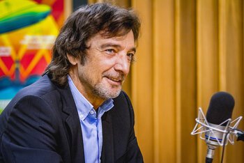 Claudio Cecchetto negli studi di Radio Deejay