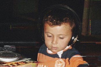 Dalla copertina di "Glitched Years"