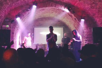 i We Are Waves live allo Scumm
