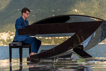 Alessandro Martire, The Floating Moving Concert, Lago di Como - foto di Alessandro Farigu
