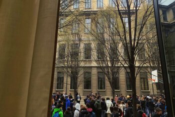 Vista sul cortile di un liceo di Milano - marzo 2022