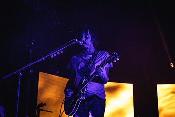 Alberto Ferrari sul palco dell'Estragon - tutte le foto sono di Nicola Braga