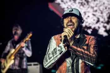 Tutte le foto del live dei Pinguini Tattici Nucleari a San Siro di questo servizio sono di Starfooker