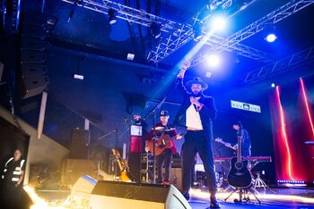 Vasco Brondi live ai Magazzini Generali di Milano il 14 aprile 2024 - foto Starfooker per Rockit