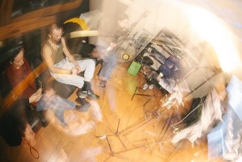 Un momento delle registrazioni in studio da Goedi