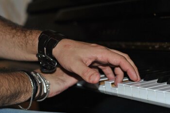 Playing...