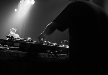 Dalla postazione di Dj Craim