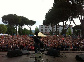 Live21.jpg
