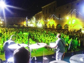 Live 2