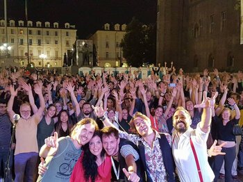Giù La Maschera Tour 2016