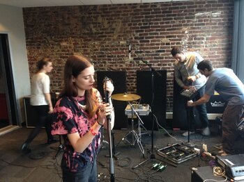 I Be Forest live alla KHDX radio di St. Louis
