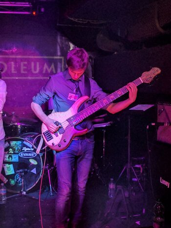 E-bow on Bass