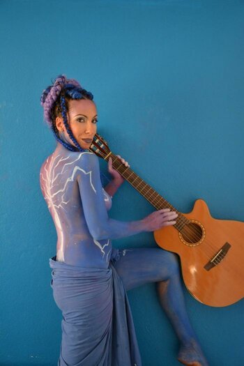 Avatar con chitarra