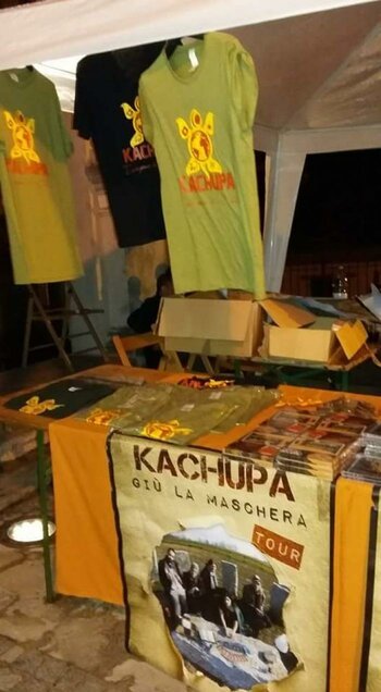 Giù La Maschera Tour 2016