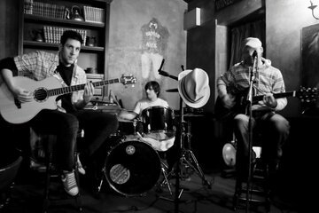 Efram live@clarence acustic