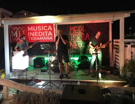 AmelieTritesse_Mediterraneo_Roseto_MIT_01.09.2017.jpg