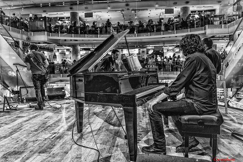 Andrea @ pianoforte
