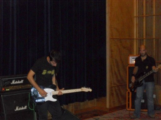 roby e cris in sala.jpeg