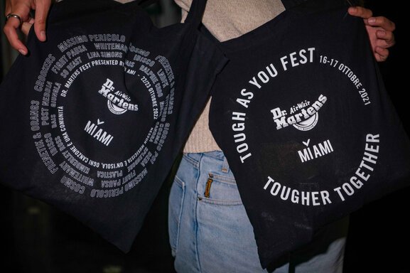 Shopper DR. MARTENS FEST presented by MI AMI - Foto di Luca Secchi.JPG