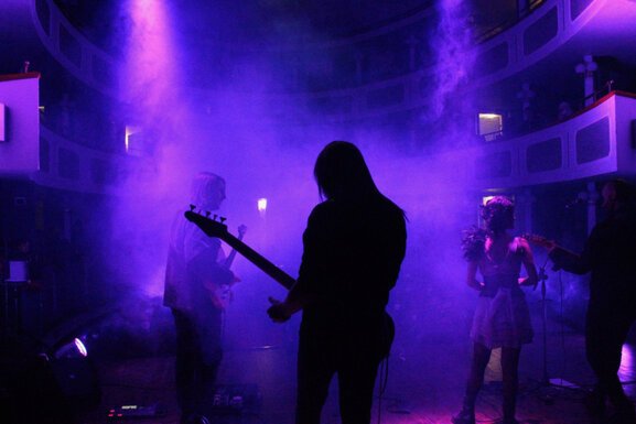 mojo live.jpeg