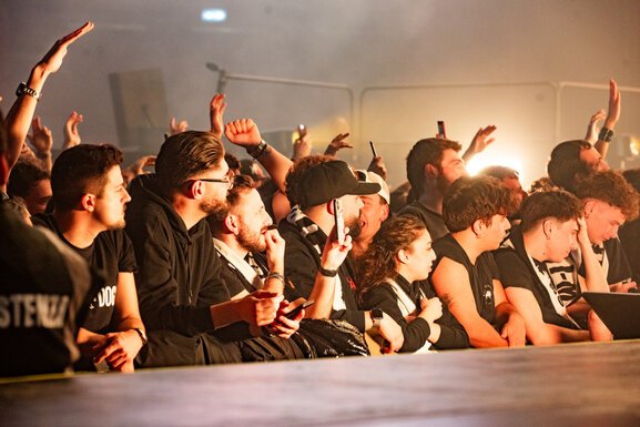 CLUB DOGO 96 - ASSAGO FORUM - STARFOOKER.jpg