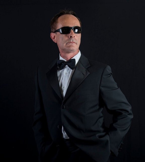 DJ Lamberto-con- occhiali.jpeg