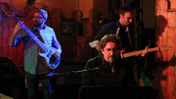 Roberto-Frugone-Band-live-@Excalibur-Pub-2018.02.08-9.jpg