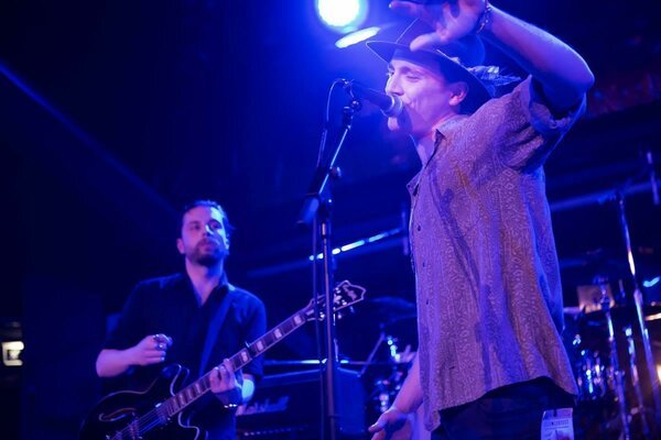 live@auditoriumFLOG3.jpg