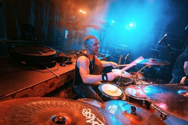 GAMZE ZERO supporting Amorphis