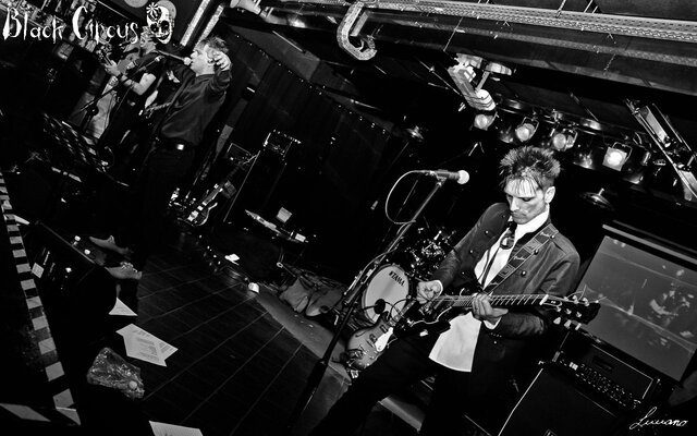 live @ Zoe. Stardom. Foto by Luciano