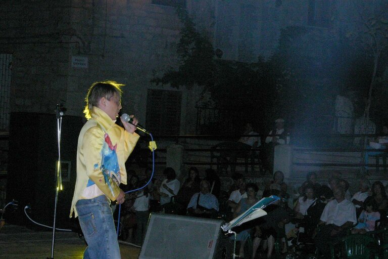 IN CONCERTO